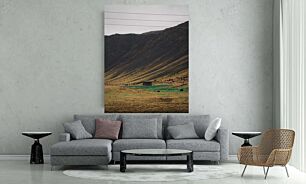 Πίνακας, ένα χορταριασμένο χωράφι με έναν λόφο στο φόντο
