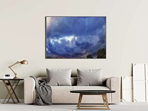 Πίνακας, μια ομάδα δέντρων κάτω από έναν συννεφιασμένο ουρανό