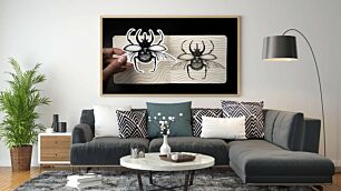 Πίνακας, ένα χέρι που κρατά ένα κομμάτι χαρτί με ένα σχέδιο μιας μέλισσας και μιας μέλισσας πάνω του