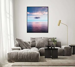 Πίνακας, ένα μεγάλο σώμα νερού κάτω από έναν συννεφιασμένο ουρανό