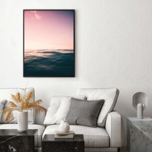 Πίνακας, ένα μεγάλο σώμα νερού με έναν ουρανό στο φόντο