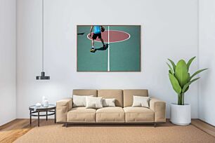 Πίνακας, ένας άνδρας που στέκεται σε ένα γήπεδο τένις κρατώντας μια μπάλα