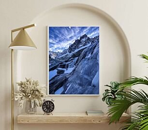 Πίνακας, ένα βουνό είναι καλυμμένο με χιόνι και πάγο