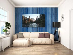 Πίνακας, ένα ποτάμι που διασχίζει ένα δάσος δίπλα σε ένα βουνό