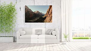 Πίνακας, ένα ποτάμι που διασχίζει μια κοιλάδα που περιβάλλεται από βουνά