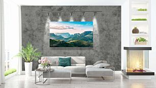 Πίνακας, μια γραφική θέα μιας κοιλάδας με βουνά στο βάθος