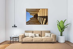 Πίνακας, ένα σύνολο ξύλινων σκαλοπατιών που οδηγούν στην κορυφή ενός λόφου