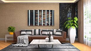 Πίνακας, μια στοίβα βιβλία πίσω από τα κάγκελα σε ένα δωμάτιο