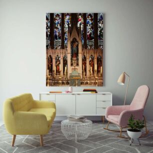 Πίνακας, ένα βιτρό παράθυρο μέσα σε μια εκκλησία