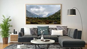 Πίνακας, θέα μιας οροσειράς με βουνά στο βάθος