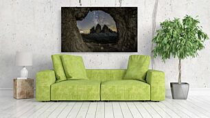 Πίνακας, θέα του νυχτερινού ουρανού μέσα από μια σπηλιά