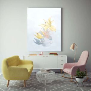 Πίνακας, ένα λευκό βάζο γεμάτο με κίτρινα λουλούδια πάνω από ένα τραπέζι