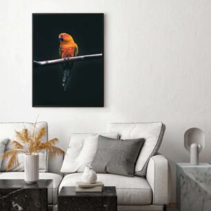 Πίνακας, ένα κίτρινο και πορτοκαλί πουλί που κάθεται σε ένα κλαδί