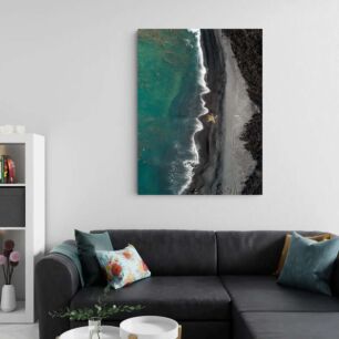 Πίνακας, μια εναέρια άποψη μιας παραλίας και ενός υδάτινου σώματος