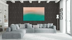 Πίνακας, μια εναέρια άποψη μιας αμμώδους παραλίας και γαλαζοπράσινων νερών