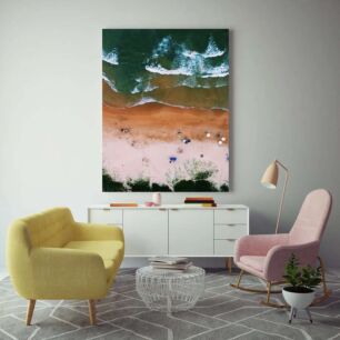 Πίνακας, μια εναέρια άποψη μιας αμμώδους παραλίας δίπλα στον ωκεανό