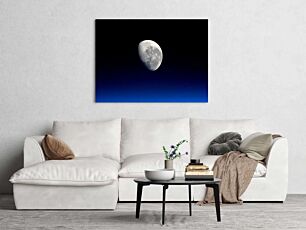 Πίνακας, το φεγγάρι είναι στο σκούρο μπλε ουρανό