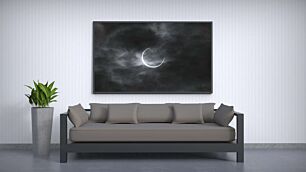 Πίνακας, το φεγγάρι καλύπτεται μερικώς από έναν συννεφιασμένο ουρανό