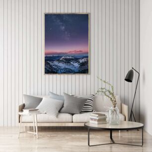 Πίνακας, ο νυχτερινός ουρανός πάνω από μια χιονισμένη οροσειρά
