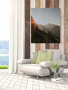 Πίνακας, ο ήλιος λάμπει έντονα πάνω από μια οροσειρά