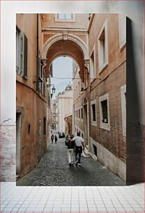 Πίνακας, A Stroll Through The Alley Μια βόλτα στο σοκάκι