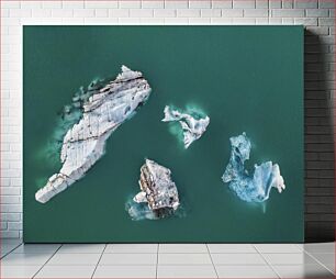 Πίνακας, Aerial View of Icebergs in Green Water Εναέρια άποψη των παγόβουνων στο πράσινο νερό