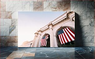 Πίνακας, American Flags on Historic Building Αμερικανικές σημαίες σε ιστορικό κτήριο