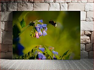 Πίνακας, Bee and Flower Close-Up Κοντινό πλάνο μελισσών και λουλουδιών