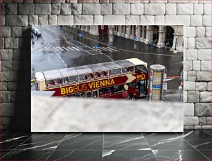 Πίνακας, Big Bus Vienna on a Rainy Day Μεγάλο λεωφορείο της Βιέννης μια βροχερή μέρα