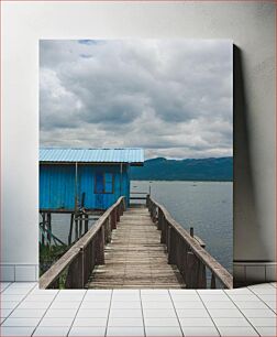 Πίνακας, Blue House on Stilts at the Lake Μπλε Σπίτι σε ξυλοπόδαρα στη λίμνη