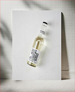 Πίνακας, Bottle of Alcohol-Free Riesling Μπουκάλι Riesling χωρίς αλκοόλ