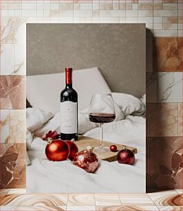 Πίνακας, Bottle of Red Wine with Ornaments Μπουκάλι κόκκινο κρασί με στολίδια