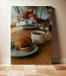 Πίνακας, Breakfast with a Burger and Tea Πρωινό με μπιφτέκι και τσάι