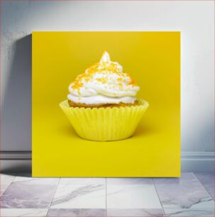 Πίνακας, Bright Cupcake on Yellow Background Φωτεινό cupcake σε κίτρινο φόντο