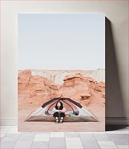 Πίνακας, Camping in Desert Landscape Κάμπινγκ στο έρημο τοπίο