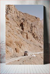 Πίνακας, Car Driving Through Rocky Landscape Οδήγηση αυτοκινήτου μέσα από βραχώδες τοπίο