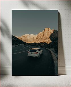 Πίνακας, Car on Mountain Road at Sunset Αυτοκίνητο στον ορεινό δρόμο στο ηλιοβασίλεμα