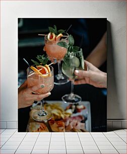 Πίνακας, Celebrate with Refreshing Cocktails Γιορτάστε με δροσιστικά κοκτέιλ