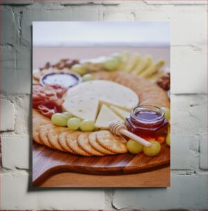 Πίνακας, Cheese and Cracker Platter with Honey Πιατέλα με τυρί και κράκερ με μέλι