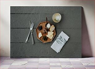 Πίνακας, Cheese and Crackers on Wooden Platter Τυρί και κράκερ σε ξύλινη πιατέλα