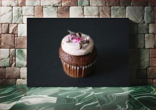 Πίνακας, Chocolate Cupcake with Cream Topping Cupcake σοκολάτας με κρέμα γάλακτος