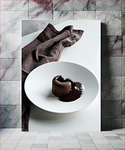 Πίνακας, Chocolate Lava Cake on White Plate Κέικ λάβας σοκολάτας σε λευκό πιάτο