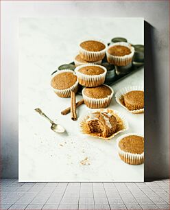 Πίνακας, Cinnamon Muffins with Icing Muffins κανέλας με γλάσο