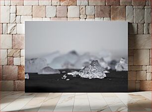 Πίνακας, Close-Up of Ice Chunks on Black Sand Κοντινό πλάνο με κομμάτια πάγου στη μαύρη άμμο