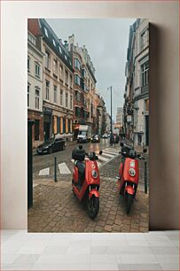 Πίνακας, Cobblestone Street with Red Scooters Πλακόστρωτη οδός με κόκκινα σκούτερ