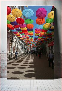 Πίνακας, Colorful Umbrellas Over a City Street Πολύχρωμες ομπρέλες πάνω από έναν δρόμο της πόλης