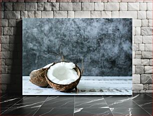 Πίνακας, Cracked Coconut on Wooden Surface Ραγισμένη καρύδα σε ξύλινη επιφάνεια