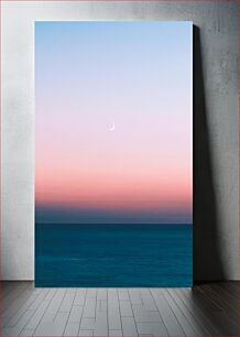 Πίνακας, Crescent Moon Over Ocean at Sunset Ημισέληνος πάνω από τον ωκεανό στο ηλιοβασίλεμα