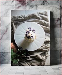Πίνακας, Cupcake with Edible Flowers Cupcake με βρώσιμα λουλούδια