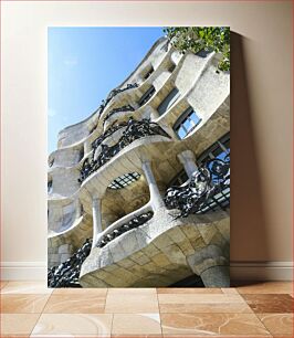 Πίνακας, Curved Stone Building with Intricate Balconies Καμπύλο Πέτρινο Κτίριο με περίπλοκα Μπαλκόνια